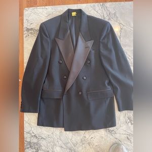 Bill Blass Tuxedo- size 40R jacket and 30waist 29inseam pants